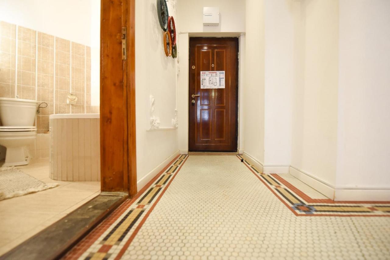 Vintage Elegance, Modern Comfort: 1Br Apartment Overlooking Calea Victoriei Βουκουρέστι Εξωτερικό φωτογραφία