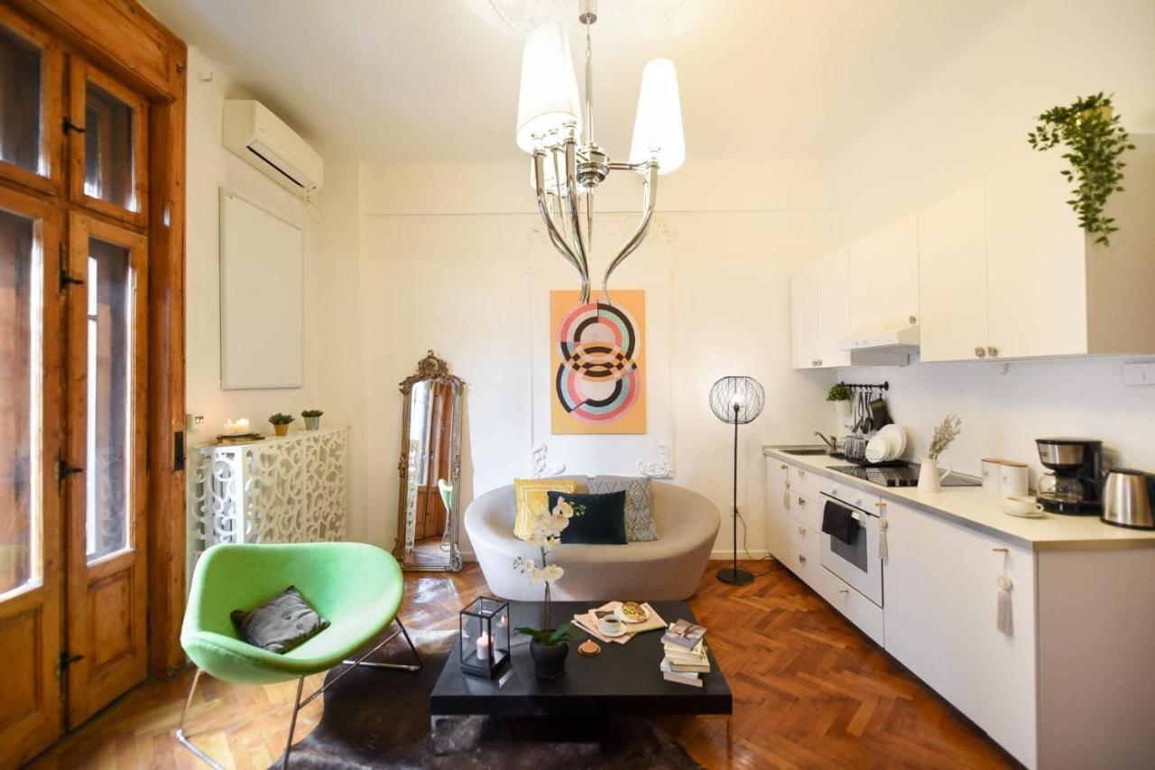 Vintage Elegance, Modern Comfort: 1Br Apartment Overlooking Calea Victoriei Βουκουρέστι Εξωτερικό φωτογραφία