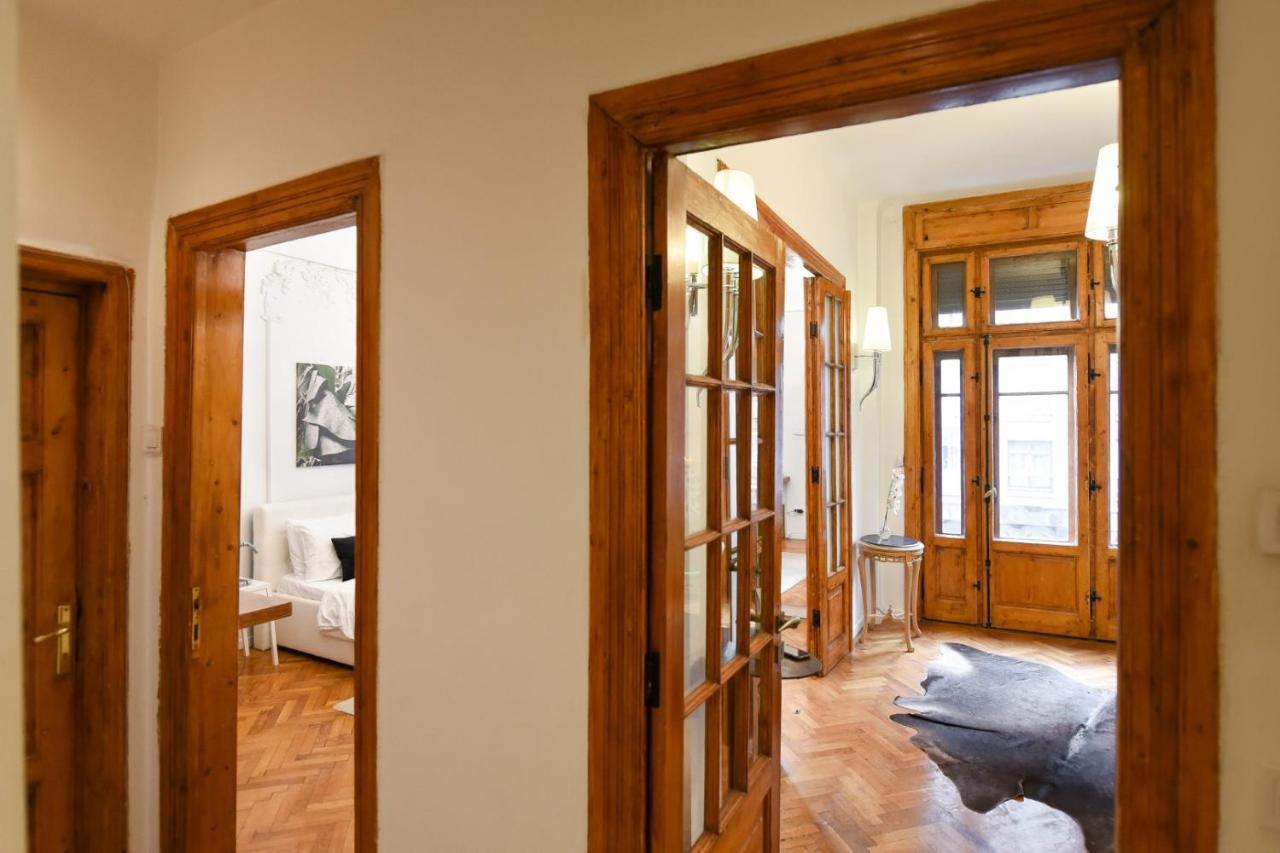 Vintage Elegance, Modern Comfort: 1Br Apartment Overlooking Calea Victoriei Βουκουρέστι Εξωτερικό φωτογραφία
